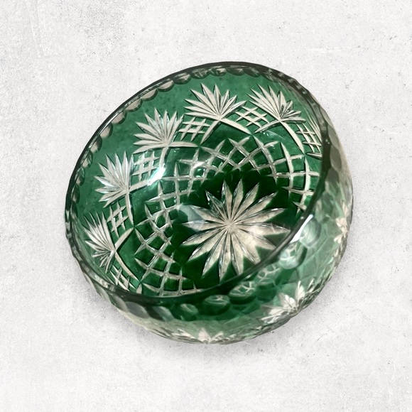 🚩SOLD🚩 Antique Bohemian Czech Emerald Cut Clear to Crystal Bohemian Glass Bowl - Picture 4 of 14